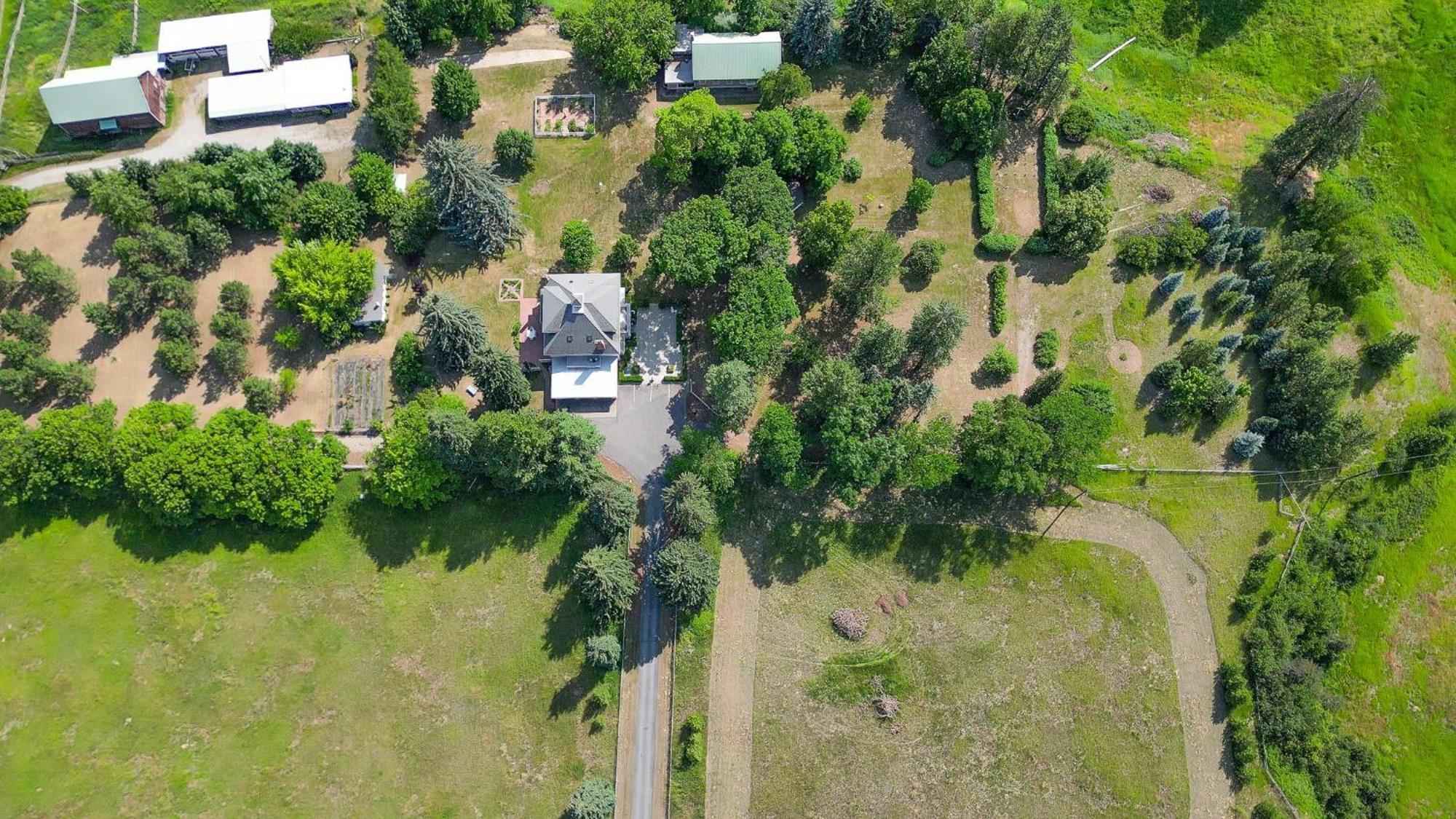 Gardenview Estate Bed And Breakfast Kettle Falls Exterior photo